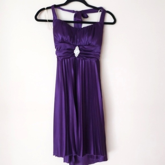 Speechless Dresses & Skirts - ❗️Deleting❗️Speechless Pleated Dress